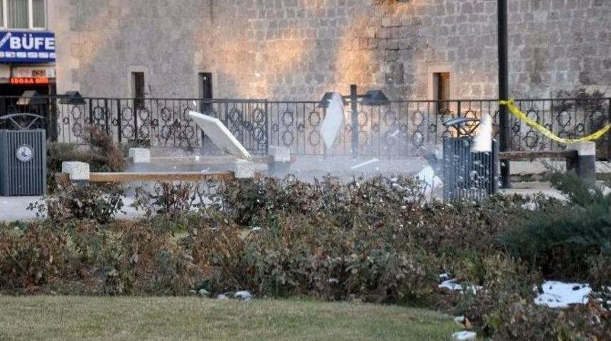 Sivas&rsquo;ta Ş&uuml;pheli Kutu F&uuml;nye İle Patlatıldı