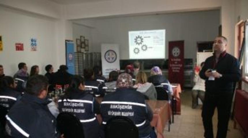 İş Sağlığı Ve İş Güvenliği Eğitimleri Sürüyor