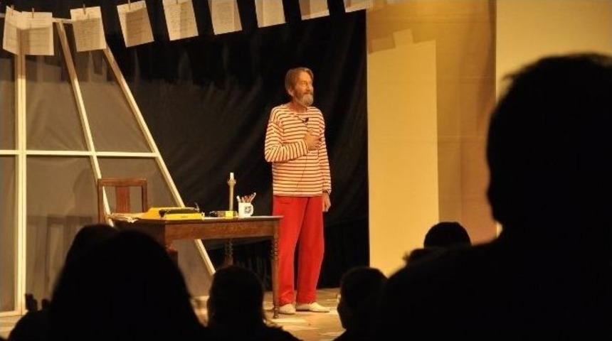 Ferhangi Şeyler Oyunu 1998. Kez Bandırma&rsquo;da Sahnelendi