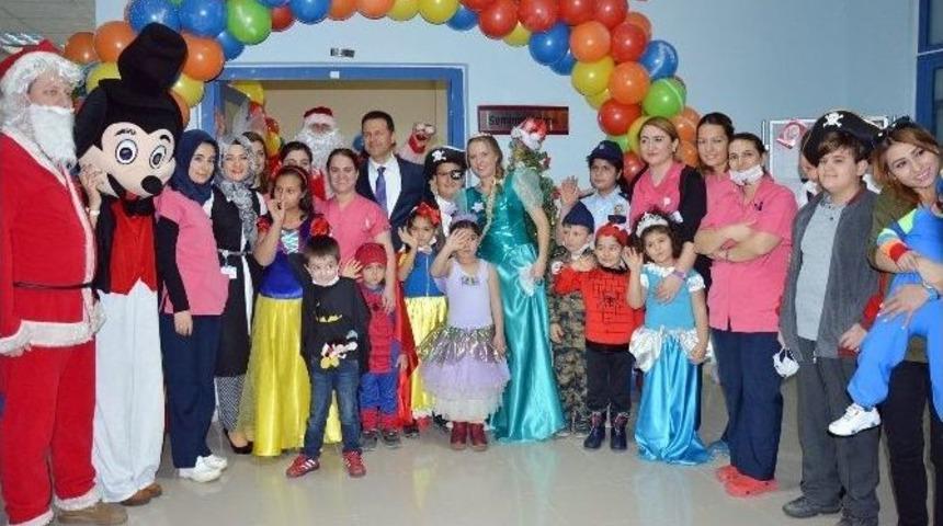 Onkoloji Hastası &Ccedil;ocuklar İ&ccedil;in Kost&uuml;ml&uuml; Yılbaşı Partisi