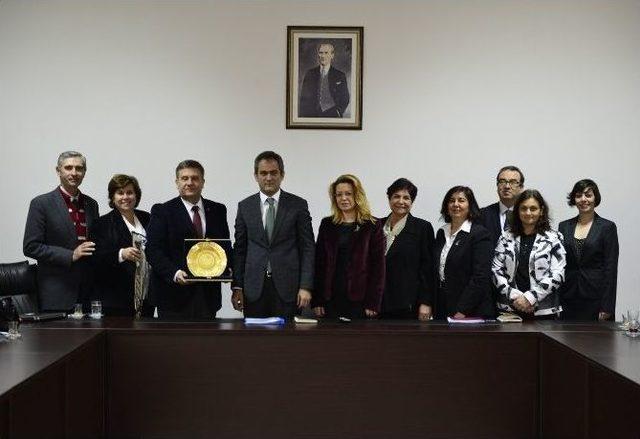 Eczacılık Fakültesi Dekanları Konseyi, Özer’i Ziyaret Etti