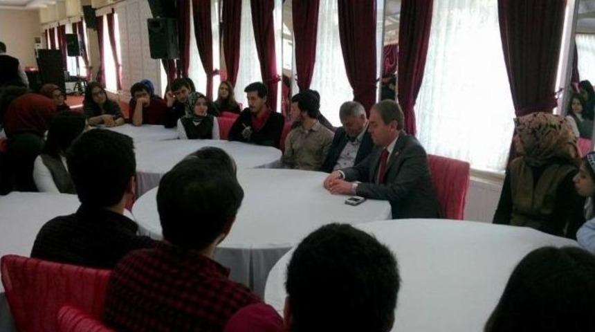 Milletvekili Kavuncu, Ensar Vakfı&rsquo;nın Ev Sahipliğinde &Ouml;ğrencilerle Bir Araya Geldi