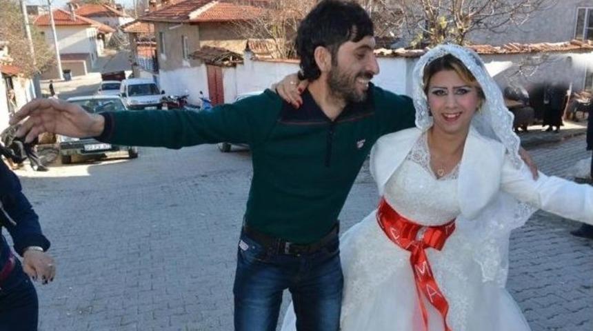 Denizli&rsquo;de Suriyeli Bir Kadın D&uuml;ğ&uuml;n&uuml;n Ertesi G&uuml;n&uuml; Takılarla Ka&ccedil;tı