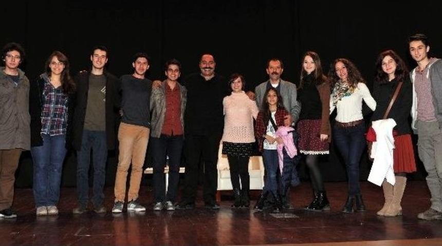 &Uuml;niversiteli Gen&ccedil;ler &lsquo;&ccedil;&ouml;p Tenekesi&rsquo;ni İlgiyle İzledi