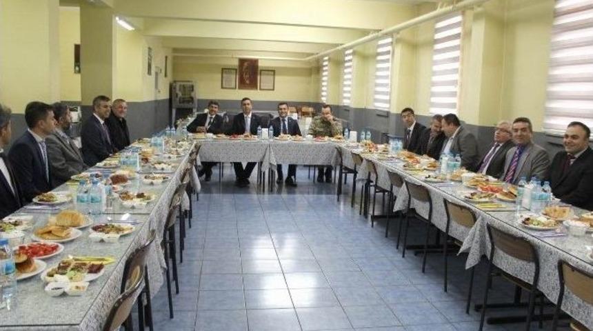 Gemerek&rsquo;te Daire Amirleri Kahvaltıda Buluştu