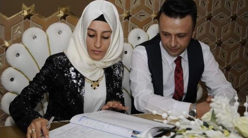 Cami Avlusundan Nikah Masasına Uzanan İbretlik Hayat Hikayesi