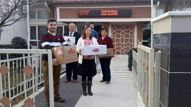 Gediz Halk Eğitimi Merkezi’nden Bayırbucak Türkmenlerine Yardım