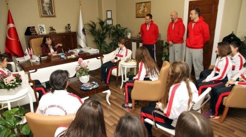 &Ouml;zel Sanko Okulları Yıldız Kız Basketbol Takımı İl Birincisi