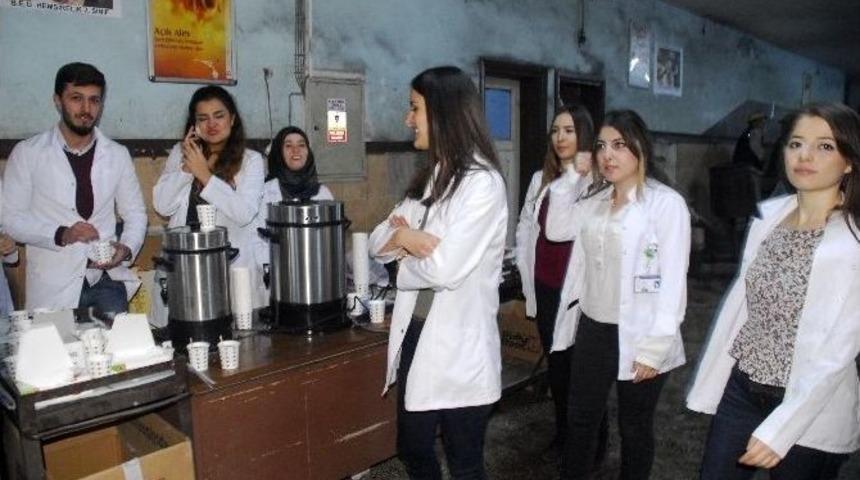 Hemşire Adaylarından &rsquo;soğuk Madene Sıcak Uğurlama&rsquo;