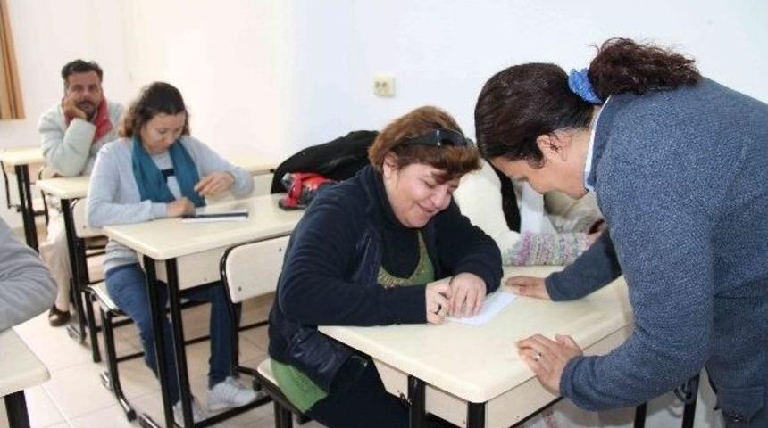 G&ouml;rme Engellilere Kabartmalı Okuma Yazma Kursu A&ccedil;ıldı