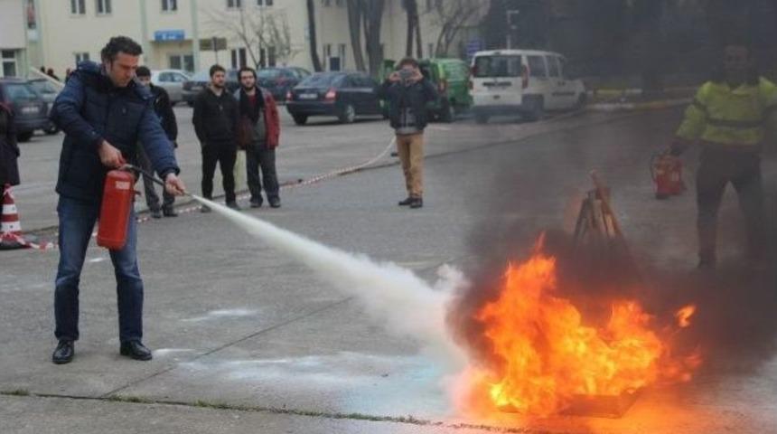 İlahiyat Fak&uuml;ltesi&rsquo;nde Yangın Tatbikatı