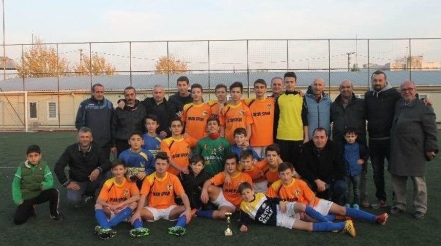 &Ccedil;iftlikk&ouml;y Belediyespor U-15 Ligi&rsquo;nin Şampiyonu Oldu