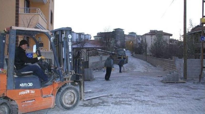 Sorgun Belediyesi Yol Ve Kaldırım &Ccedil;alışmalarını Aralıksız S&uuml;rd&uuml;r&uuml;yor