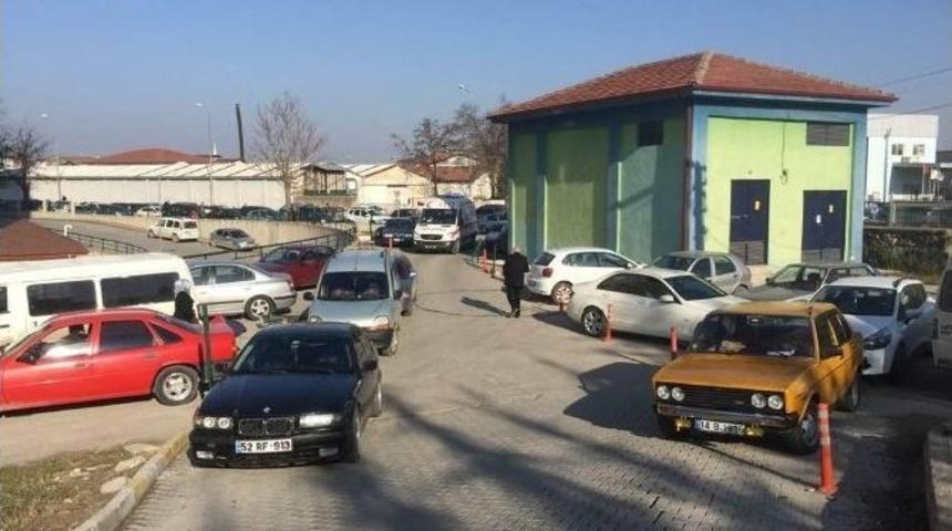 Hatalı Parklanmalar 112 Acil Ekiplerine Zor Anlar Yaşatıyor