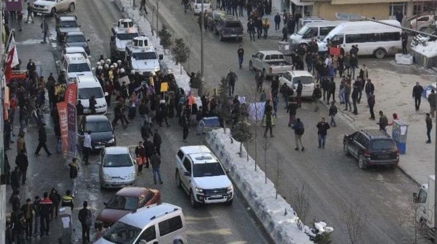 Hakkari&rsquo;de &lsquo;kadın Şiddetine Hayır&rsquo; Y&uuml;r&uuml;y&uuml;ş&uuml;