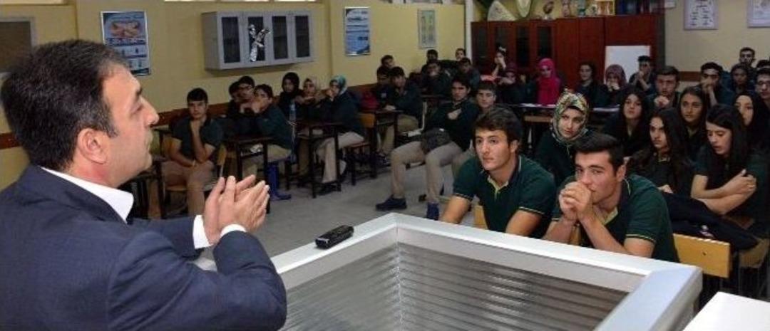 Mezun Olduğu Okulda Baro Başkanı Olarak S&ouml;yleşi Yaptı