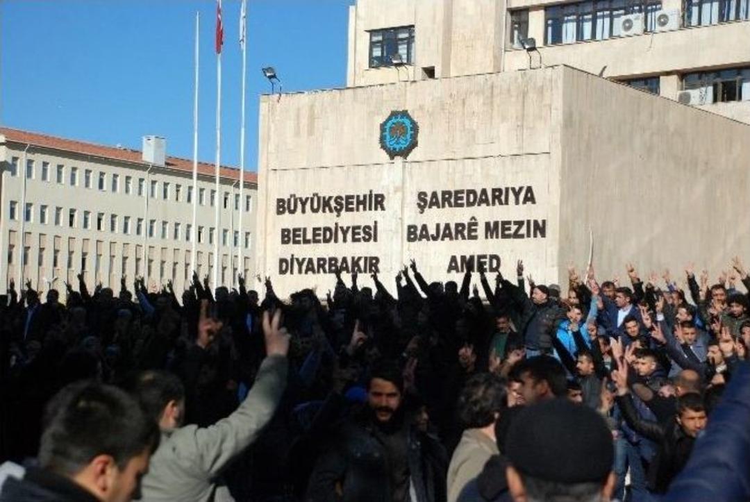 Sur&rsquo;a Y&uuml;r&uuml;mek İsteyen Gruba Polis İzin Vermedi