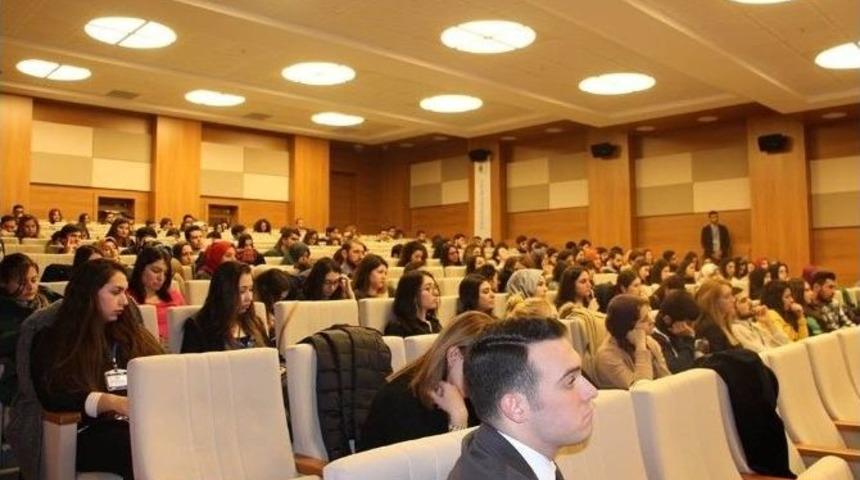 Hukuk&ccedil;u Adayları &rsquo;hukukta Kariyer Forumu&rsquo;nda Buluştu