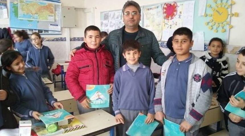 &Ccedil;at Belediyesi &Ouml;ğrencilere Kandil Simidi Ve Kitap Dağıttı