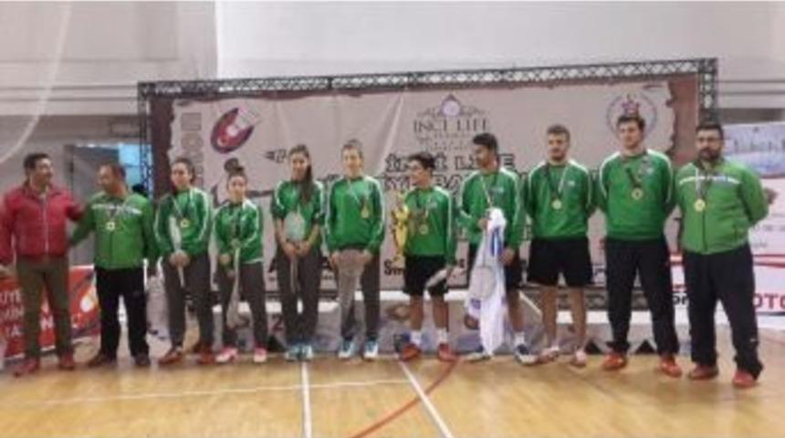 Badmintonda T&uuml;rkiye Şampiyonu Yıldırım Belediyespor