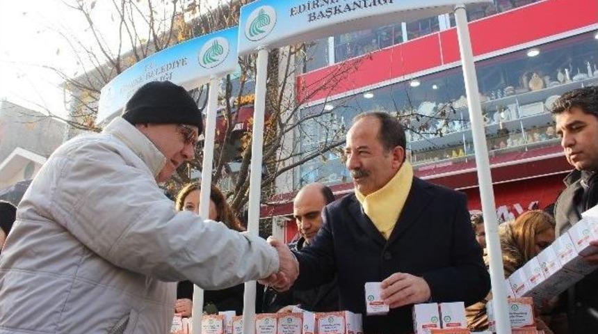 Edirne Belediyesi&rsquo;nden Vatandaşlar Kandil Simidi İkramı