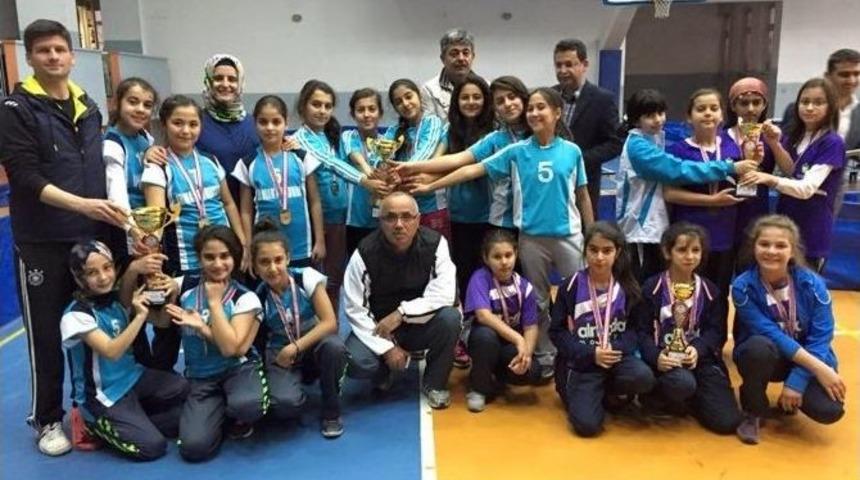Antalya Masa Tenisi Kızlar M&uuml;sabakaları Sona Erdi