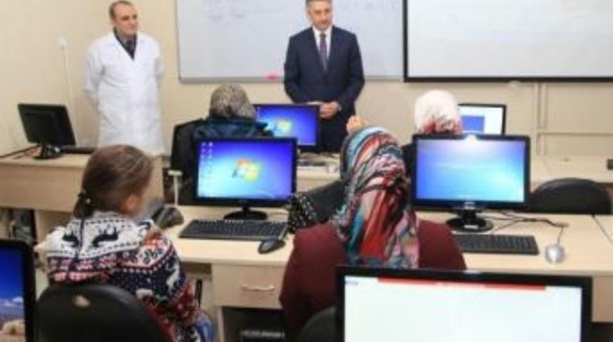 Elazığlı Kadınlar Bilgisayar &Ouml;ğreniyor