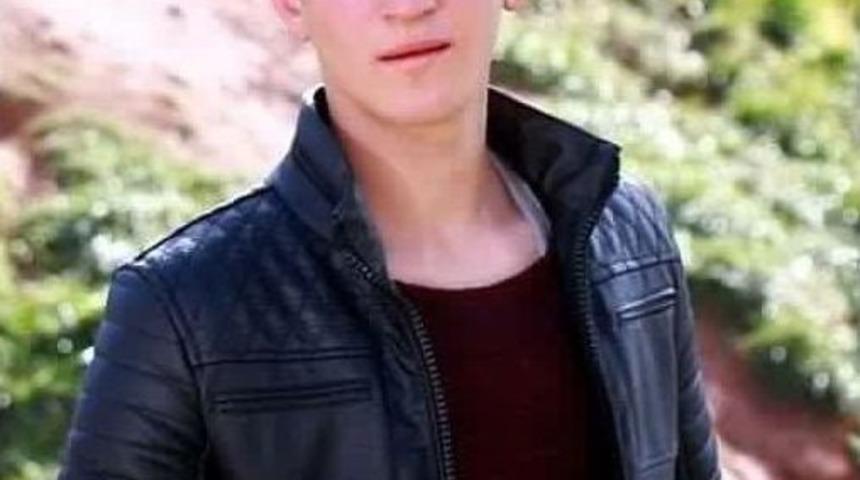 &Uuml;zerine Demir D&uuml;şen Gen&ccedil; İş&ccedil;i &Ouml;ld&uuml;