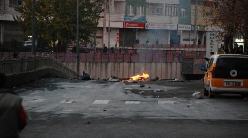 Diyarbakır&rsquo;da Olaylar Devam Ediyor