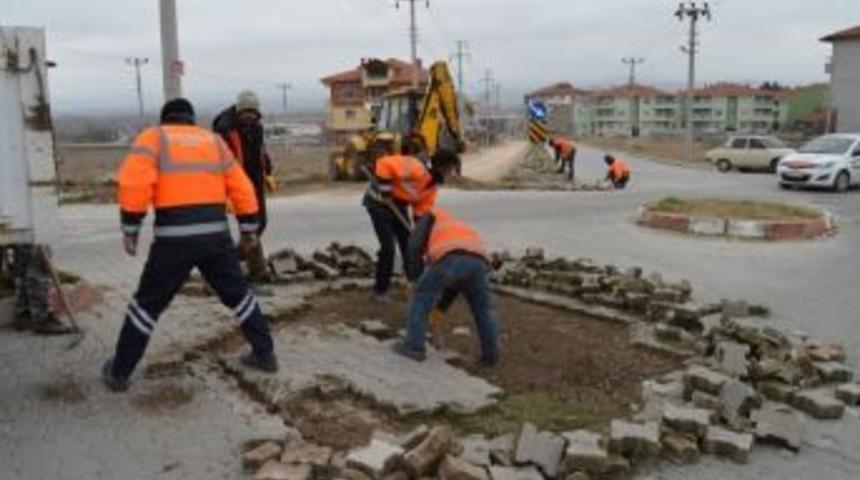 Adnan Menderes Caddesi&rsquo;nde Alt Yapı &Ccedil;alışması