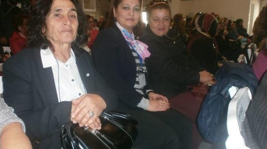 Kadın Muhtarlar Urla&rsquo;da &Ccedil;alıştayda Bir Araya Geldi