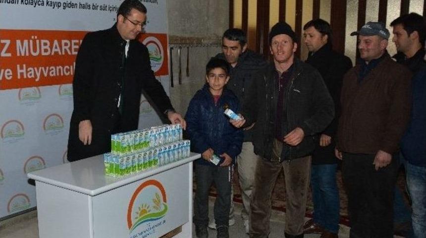 Kandil Simidi Yerine S&uuml;t Dağıtıldı