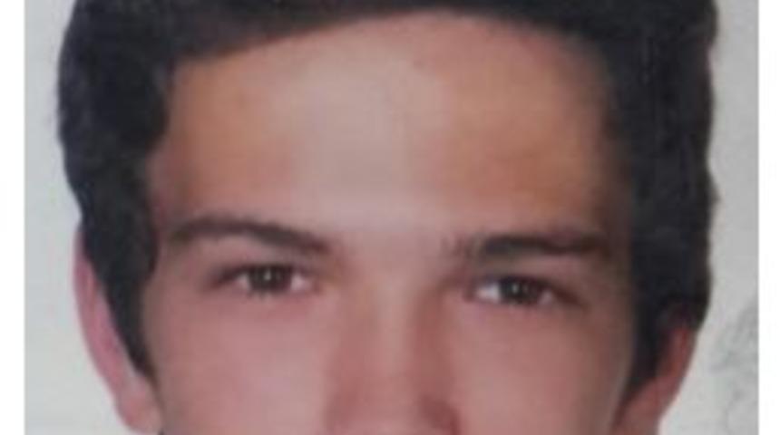 Bı&ccedil;aklı Saldırıya Uğrayan 17 Yaşındaki Gen&ccedil; &Ouml;ld&uuml;