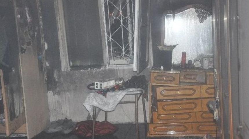 Gebze&rsquo;de Evde &Ccedil;ıkan Yangın Paniğe Neden Oldu