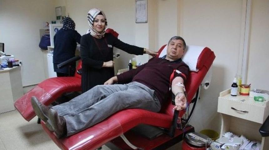 Kızılay, Kan Bağışı Sayısını Artırmak İ&ccedil;in Futbolun Rekabetine Başvurdu