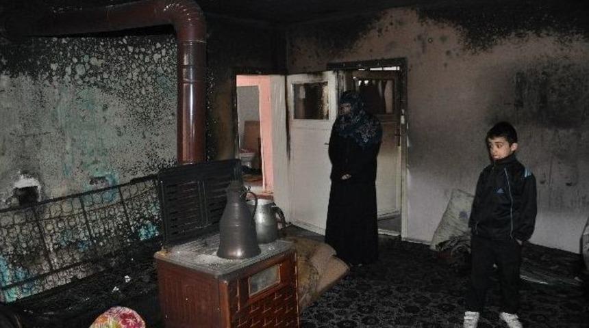 Asker Annesinin Evi Yandı