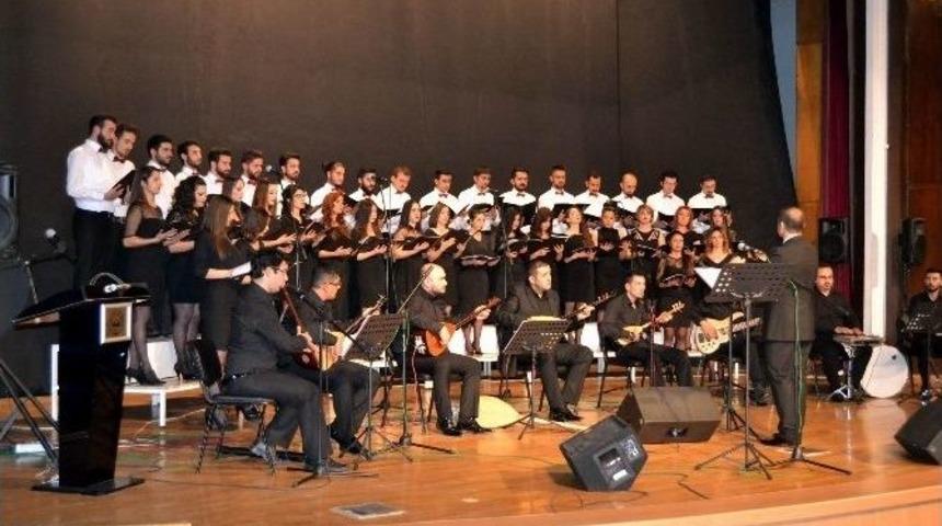 Er&uuml;&rsquo;de T&uuml;rk Halk M&uuml;ziği Konseri Verildi