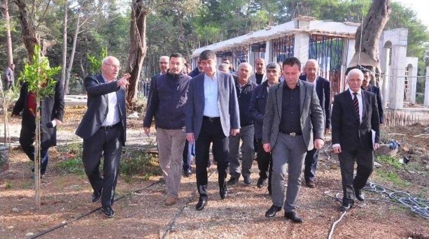 Başkan T&uuml;rel T&uuml;rbe İnşaatını İnceledi