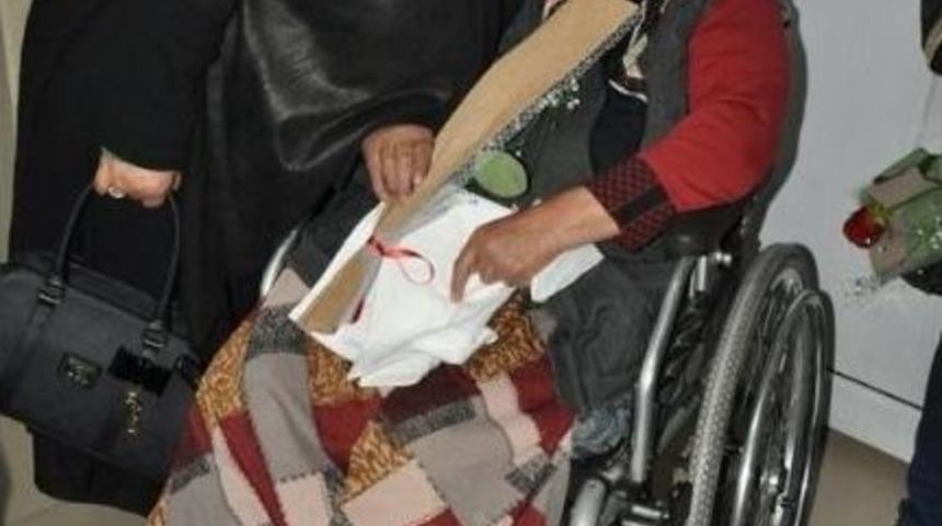 Muhsine Kahraman Mevlid Kandilini Huzurevi Sakinleri İle Ge&ccedil;irdi