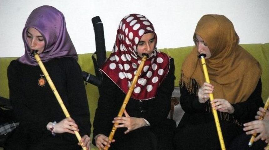 Be&uuml;&rsquo;de Başlatılan Ney Kursuna B&uuml;y&uuml;k İlgi
