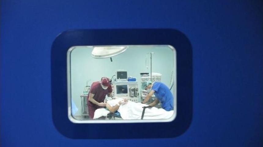 Sesini Kendisi Se&ccedil;ti