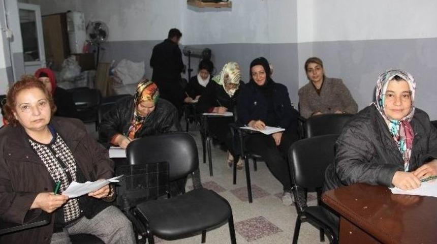 Kadınlar İşkur Kursuyla Meslek Sahibi Oluyor