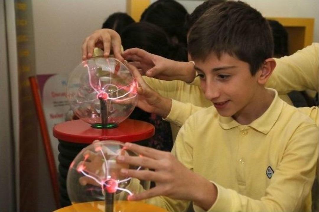 Bilim Ve K&uuml;lt&uuml;r Merkezine &Ouml;ğrencilerden Yoğun İlgi