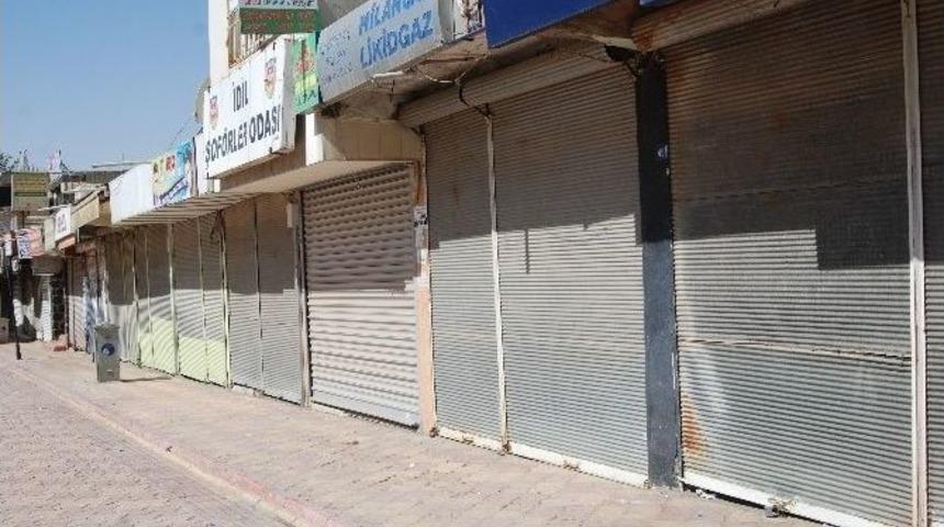 İdil&rsquo;de Esnaf Kepenk Kapattı