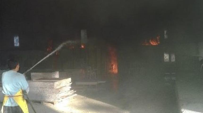 Organize Sanayi B&ouml;lgesi&rsquo;nde Fabrika Yangını