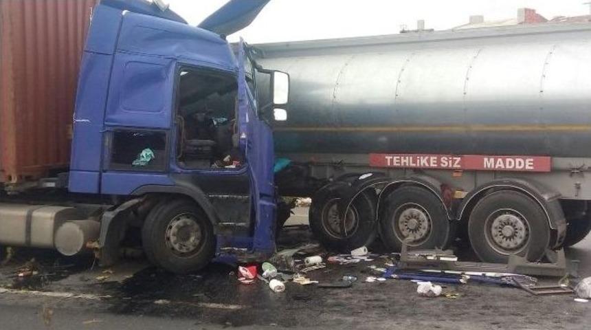 Eskişehir&rsquo;de Zincirleme Trafik Kazası, 2 Yaralı
