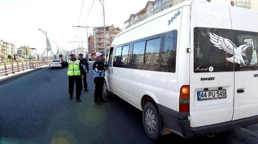 Toplu Taşıma Ara&ccedil;larına Sıkı Denetim