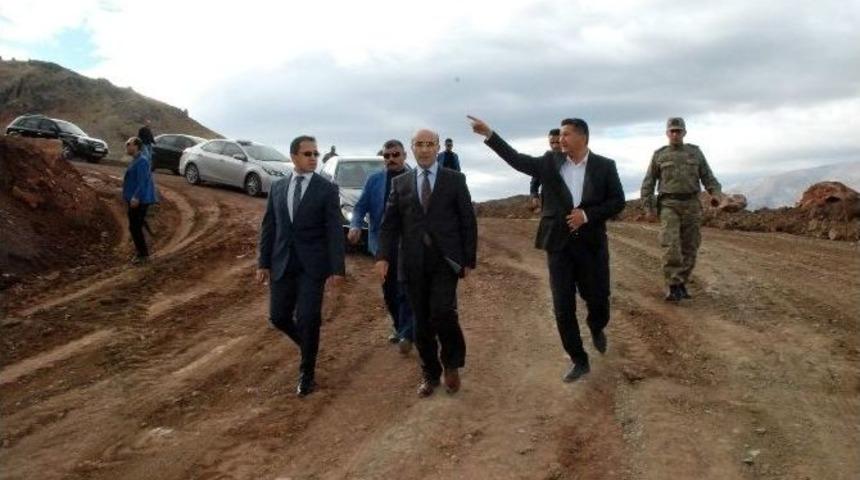 Vali Demirtaş, İnlice Beldesi&rsquo;ndeki &Ccedil;alışmaları İnceledi