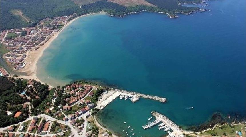 Kumcağız’a Futbol Sahasının İhalesi Yapıldı