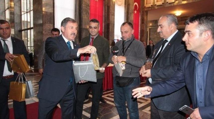 Manisalı Vekilden Mesir Macunlu Tanıtım